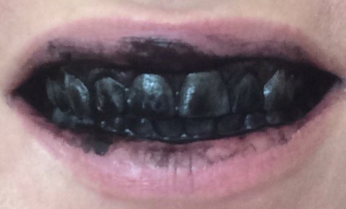 charcoal-teeth Charcoal teeth